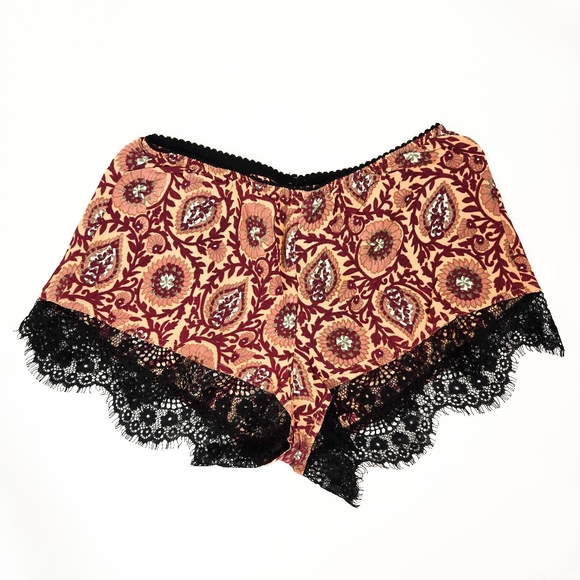 EUC Arnhem Lace Edge Shorts - Picture 1 of 4
